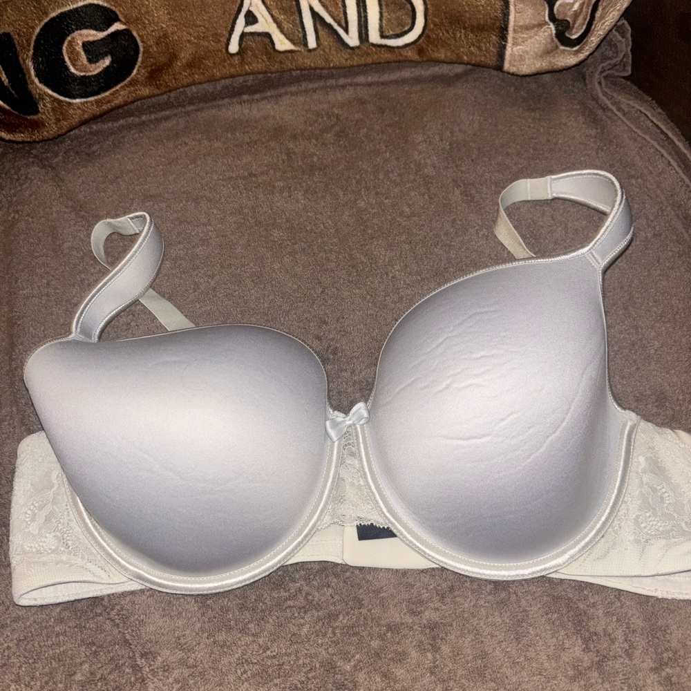 Chic White Women's Bra